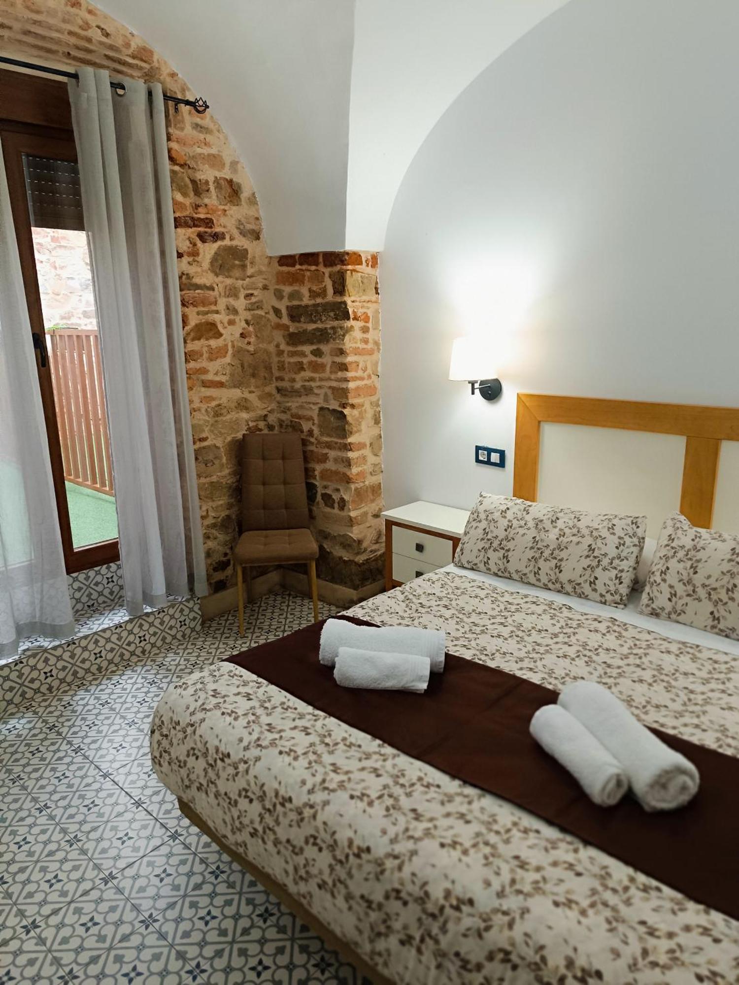 Al-Qazeres Suites Cáceres Exterior photo