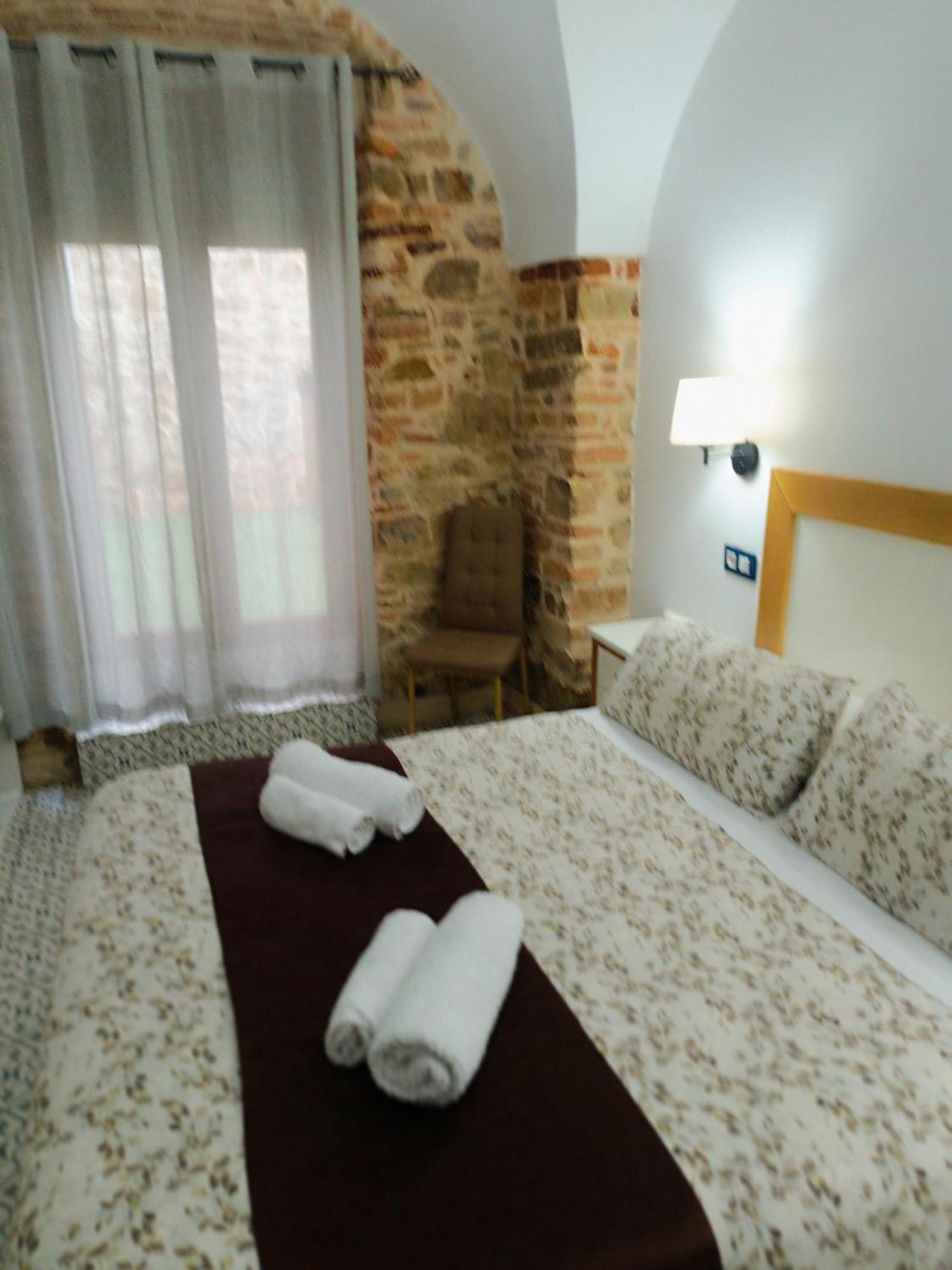 Al-Qazeres Suites Cáceres Exterior photo